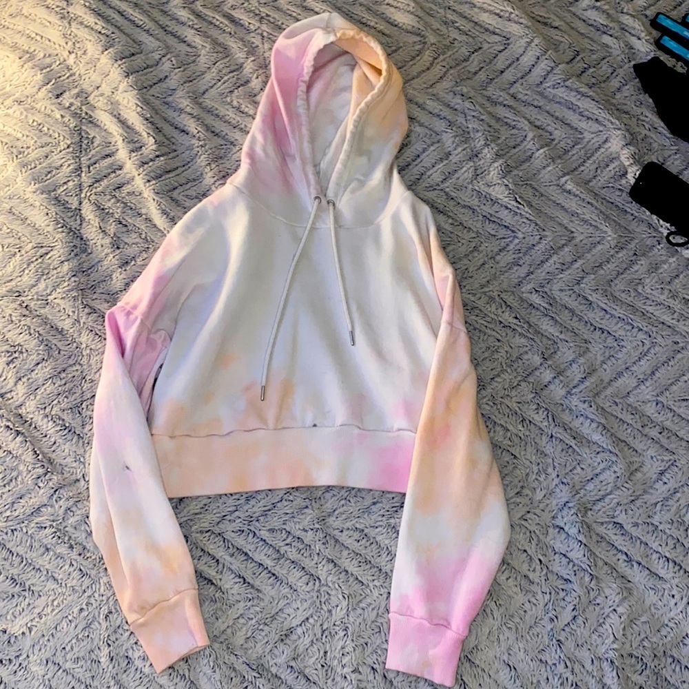 White tie-dye crop top sweatshirt
